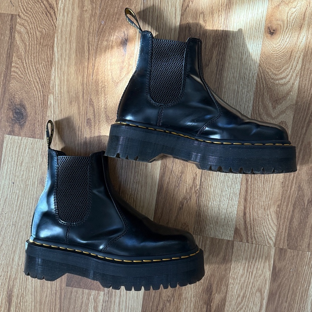 Dr. Martens 2976 Quad Smooth Leather Platform Boots